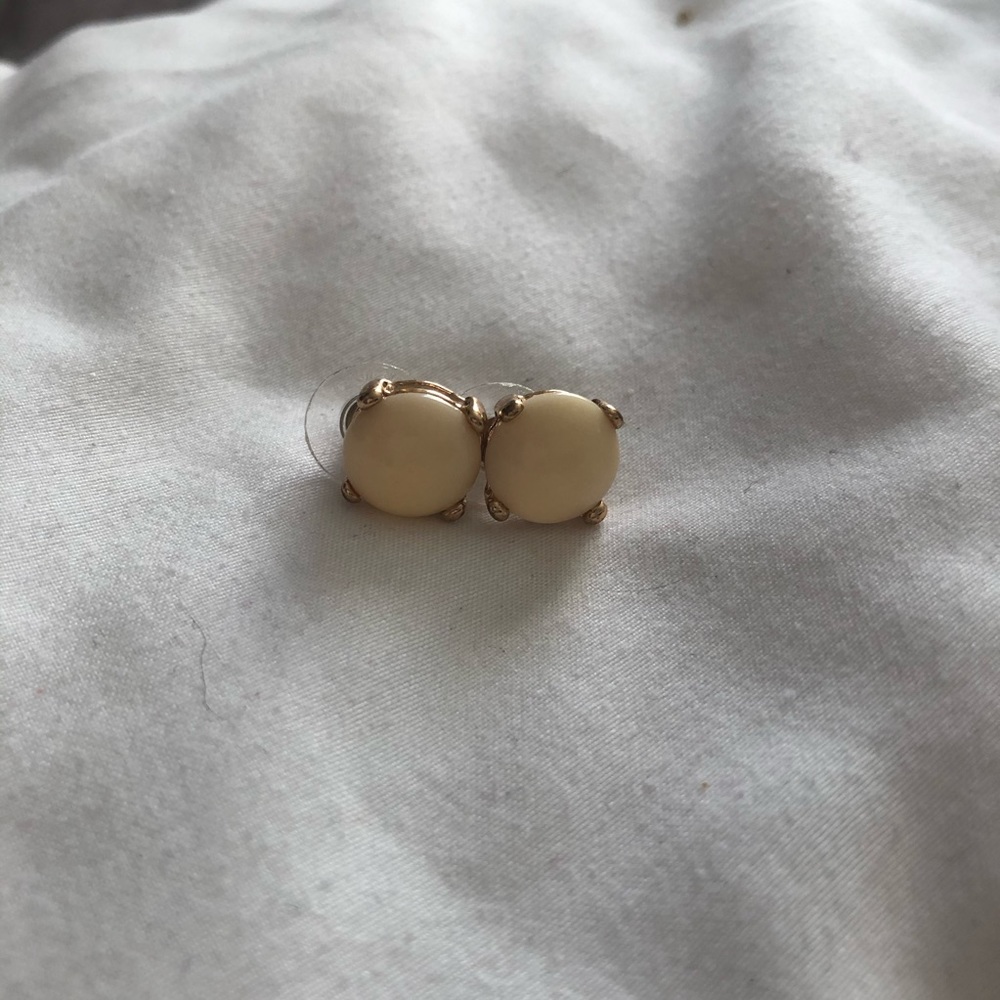 Cream button earrings